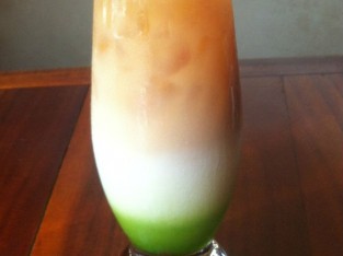 Trà xanh Latte đổ tầng