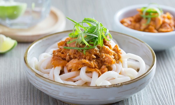 Trái cây lắc xí muội giòn ngon khó cưỡng