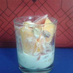 Cách làm trái cây trộn sữa chua