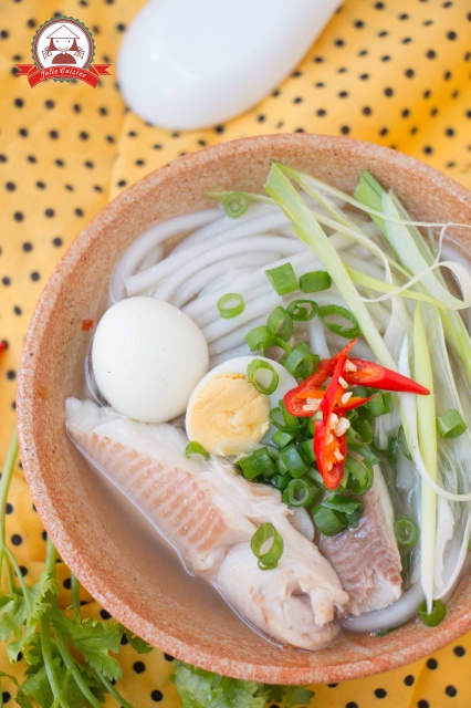 Trái cây tươi chấm sữa chua chocolate quế