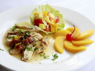 Trái đào nhồi lườn gà