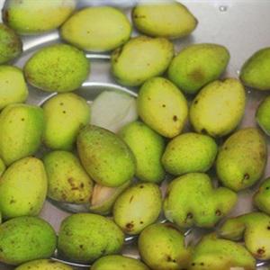 Cách làm trám kho cá thu