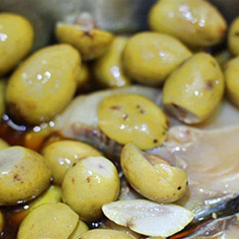 Cách làm trám kho cá thu