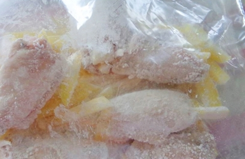 Trầm trồ cách làm bánh pizza bằng nồi cơm điện vẫn ngon xuất thần