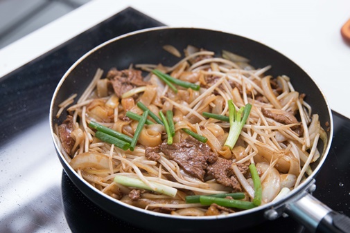 Tráng miệng với táo bọc caramel ngọt lịm hấp dẫn ngay tại  nhà