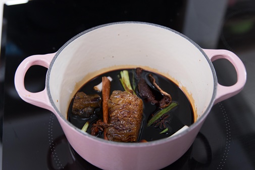 Tráng miệng với táo bọc caramel ngọt lịm hấp dẫn ngay tại  nhà