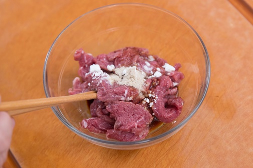 Tráng miệng với táo bọc caramel ngọt lịm hấp dẫn ngay tại  nhà