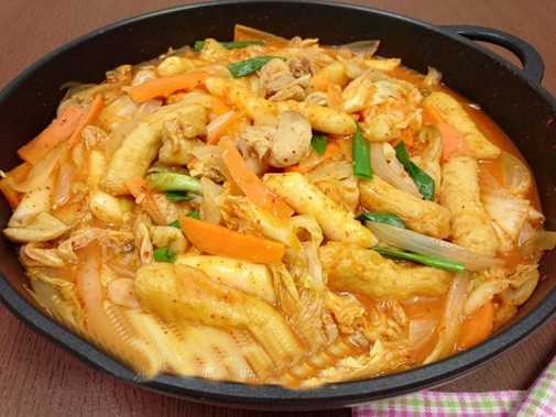 Trổ tài  làm bánh flan cà phê thơm nồng ai ăn cũng thích