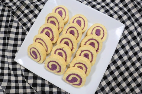 Trổ tài làm bánh gấc đỏ mọng, dẻo thơm siêu hấp dẫn