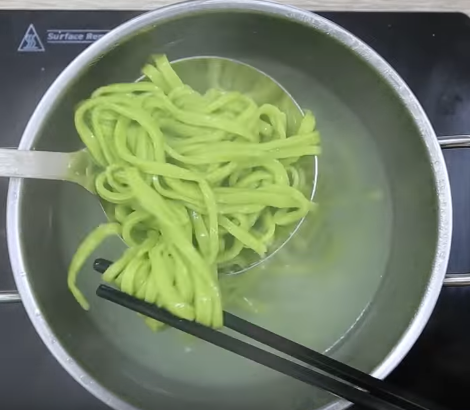 Trổ tài làm bánh táo đơn giản mà ngon mê ly