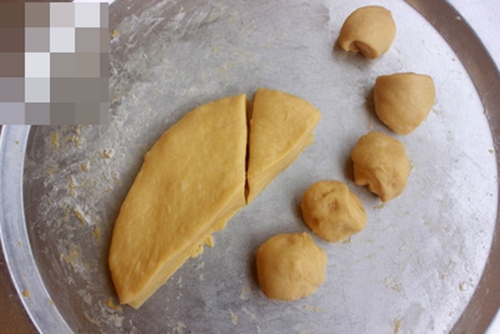 Trổ tài làm hàu nướng phô mai cực lạ, ăn trăm con cũng hết