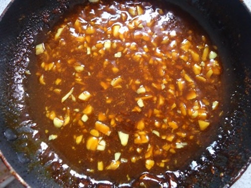 Trổ tài làm ốc xào ngũ vị cay cay, tê tê, ngon không lối thoát