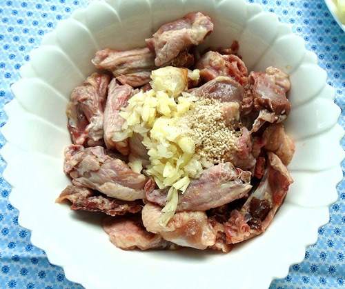 Trổ tài làm thịt bò xào mướp đắng giòn thơm đậm vị, bao nhiêu cơm cũng hết