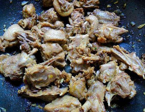 Trổ tài làm thịt bò xào mướp đắng giòn thơm đậm vị, bao nhiêu cơm cũng hết