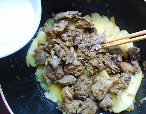 Trổ tài làm thịt bò xào mướp đắng giòn thơm đậm vị, bao nhiêu cơm cũng hết