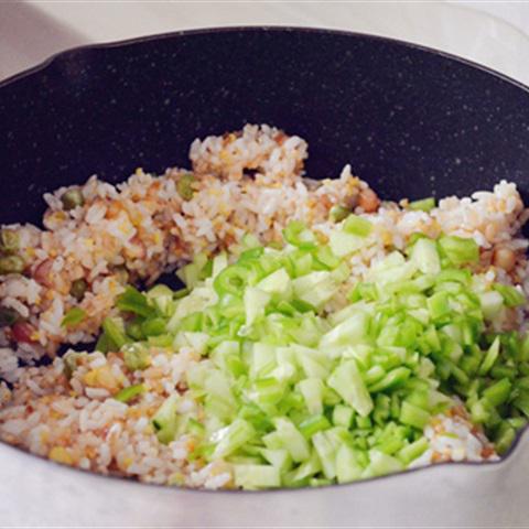 Cách làm trứng bọc cơm chiên