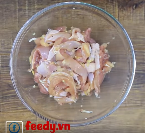 Trứng bọc cơm rang kiểu Thái dễ làm, ngon mắt, đãi no cả nhà