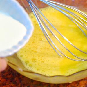 Cách làm trứng bọc cơm