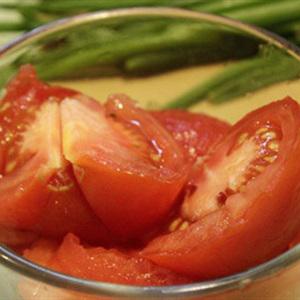 Cách làm trứng bọc thịt sốt cà chua