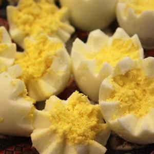 Cách làm trứng bọc thịt sốt cà chua