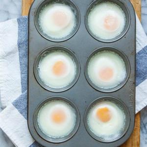 Cách làm trứng chần bằng lò vi sóng