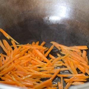 Cách làm trứng chiên cà rốt