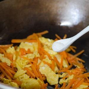 Cách làm trứng chiên cà rốt