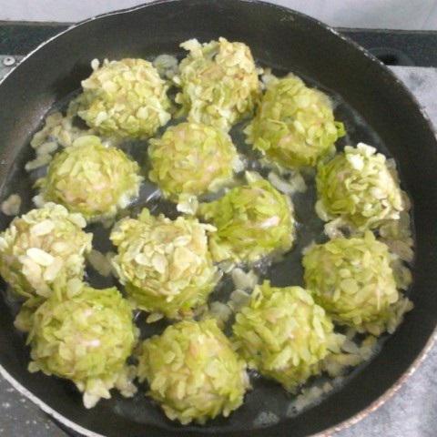 Cách làm trứng chiên cốm dẹp