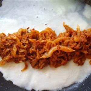 Cách làm trứng chiên cuộn kim chi