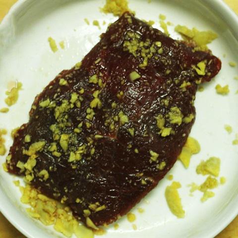 Cách làm trứng chiên cuộn thịt bò