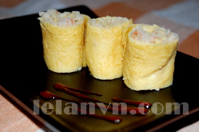 Trứng chiên cuộn tôm, cua
