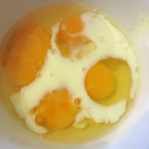 Cách làm trứng chiên phô mai nấm mỡ