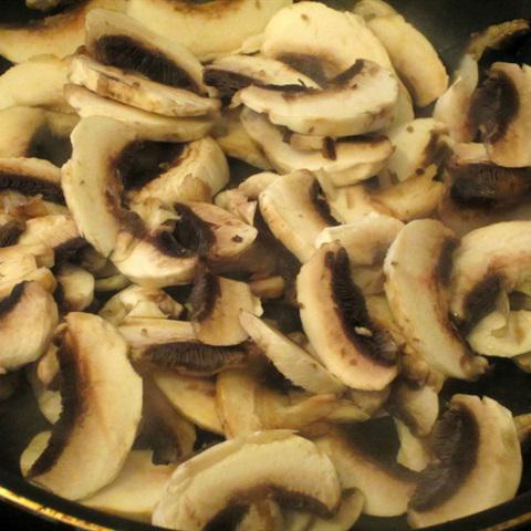 Cách làm trứng chiên phô mai nấm mỡ