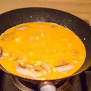 Cách làm trứng chiên phô mai nấm