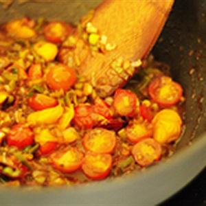 Cách làm trứng chiên sốt cà