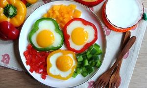 Trứng chiên xúc xích cho bữa sáng mê ly