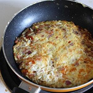 Cách làm trứng chiên xúc xích