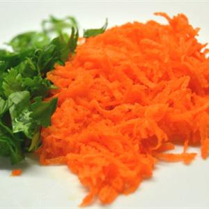 Cách làm trứng cuộn cà rốt băm