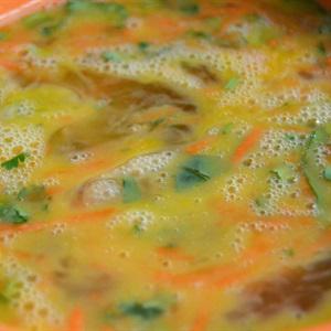 Cách làm trứng cuộn cà rốt băm