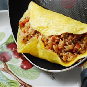Cách làm trứng cuộn cơm chiên Hàn Quốc