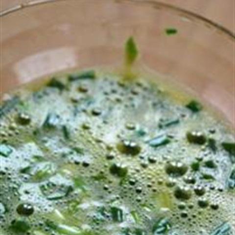 Cách làm trứng cuộn hành lá