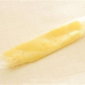 Cách làm trứng cuộn kem dâu tây bằng lò vi sóng