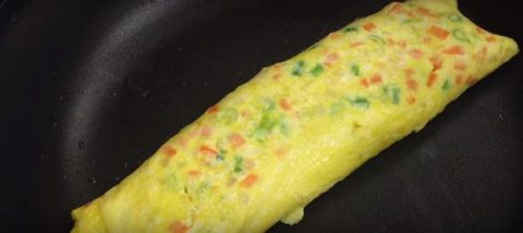 Trứng cuộn kiểu Hàn đơn giản, bắt mắt