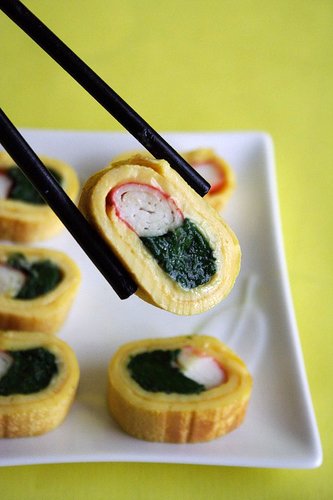 Trứng cuộn kiểu sushi