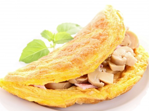 Trứng cuộn nấm và thịt hun khói