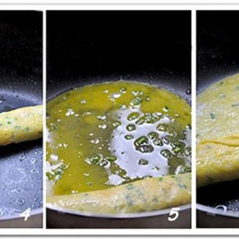 Cách tráng trứng cuộn nhiều lớp