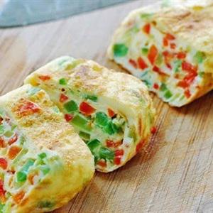 Cách làm trứng cuộn ớt chuông