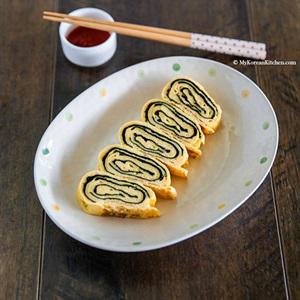 Cách làm trứng cuộn rong biển kiểu Hàn