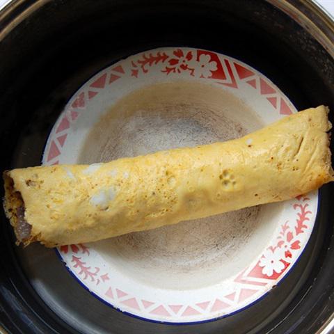 Cách làm trứng cuộn tôm hấp