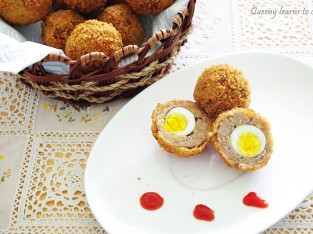 Trứng cút bọc giò sống chiên